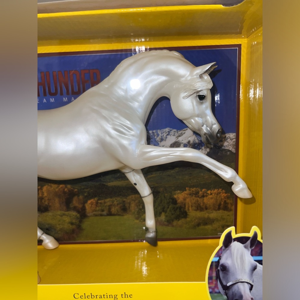 Breyer Thunder #1811 Denver Broncos Team Mascot New in Box - Picture 12 of 13